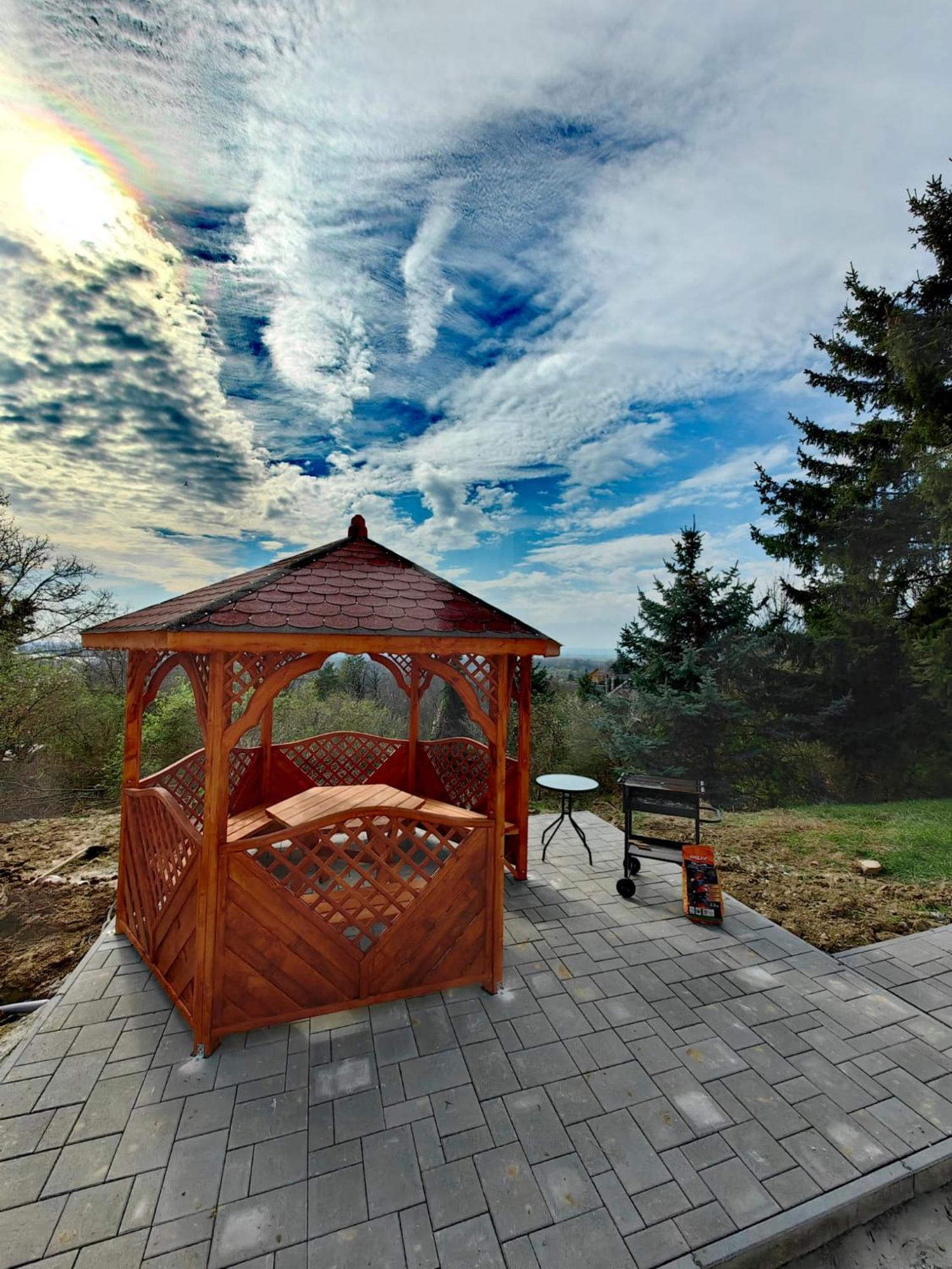 Sunset House Piestany Cervena Veza Banka Exterior foto